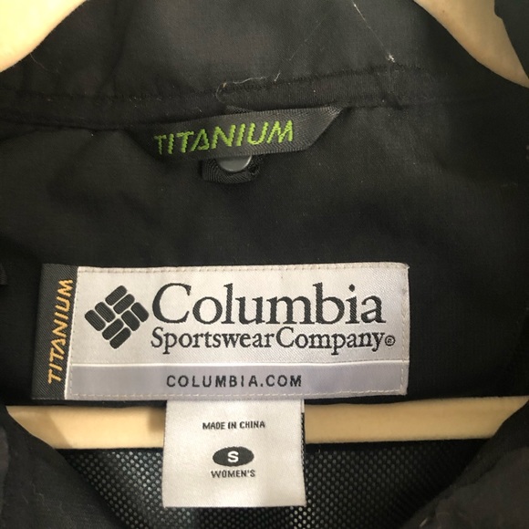 Columbia OMNI-TECH Titanium jacket - Picture 2 of 3